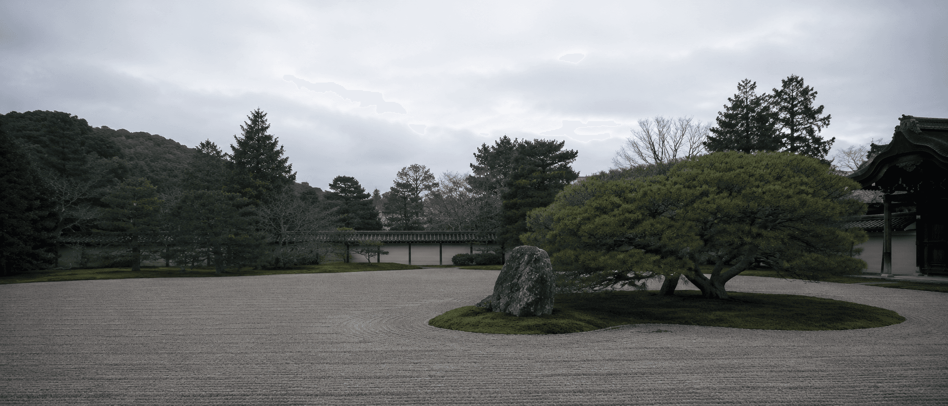 Nanzenji garden under morning cloud